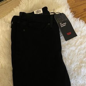 NWT Levi’s 311 Shaping Skinny